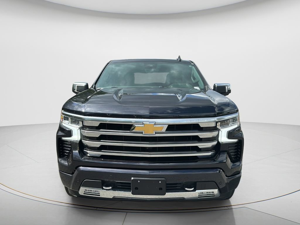 Used 2024 Chevrolet Silverado 1500 High Country w/ Technology Package AWD/4WD image 9