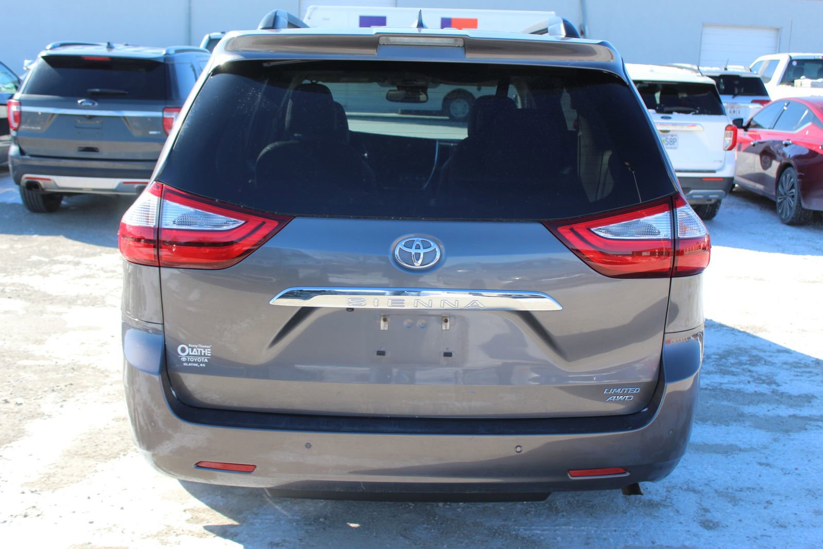 Used 2018 Toyota Sienna Limited Premium w/ Protection Package image 5
