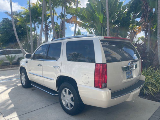 Used 2013 Cadillac Escalade 2WD image 35