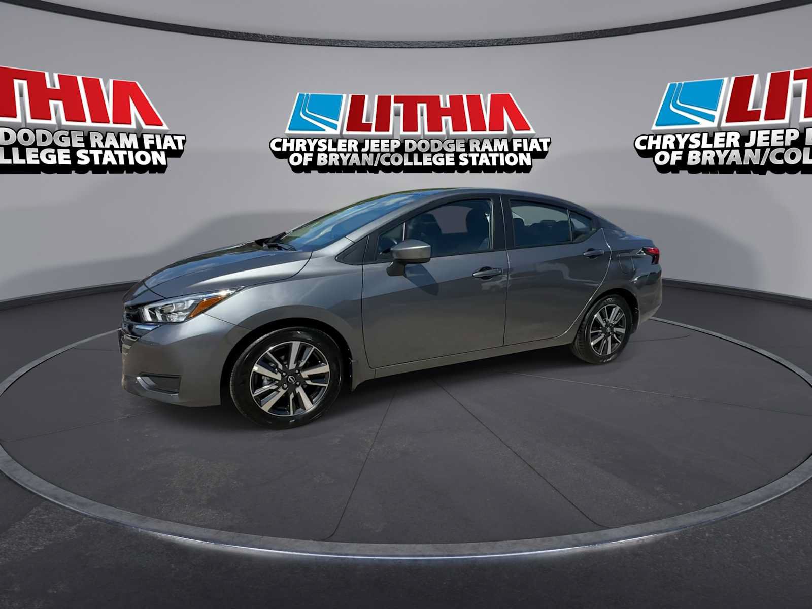 Used 2025 Nissan Versa SV w/ Trunk Package FWD image 4