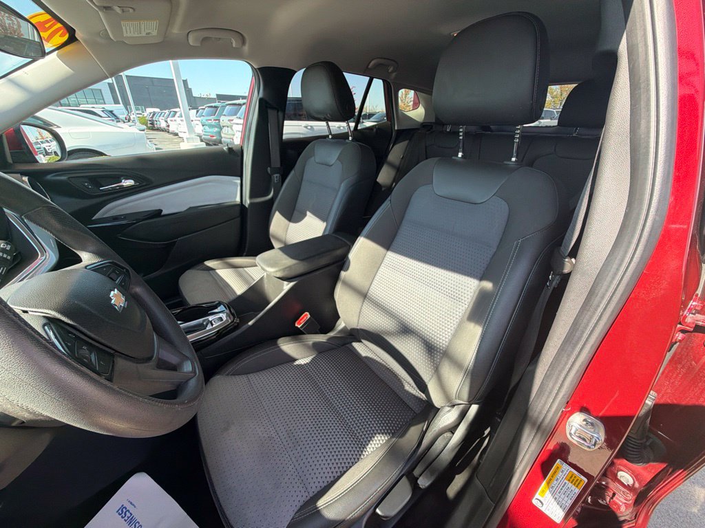 Used 2024 Chevrolet Trax LT FWD image 12