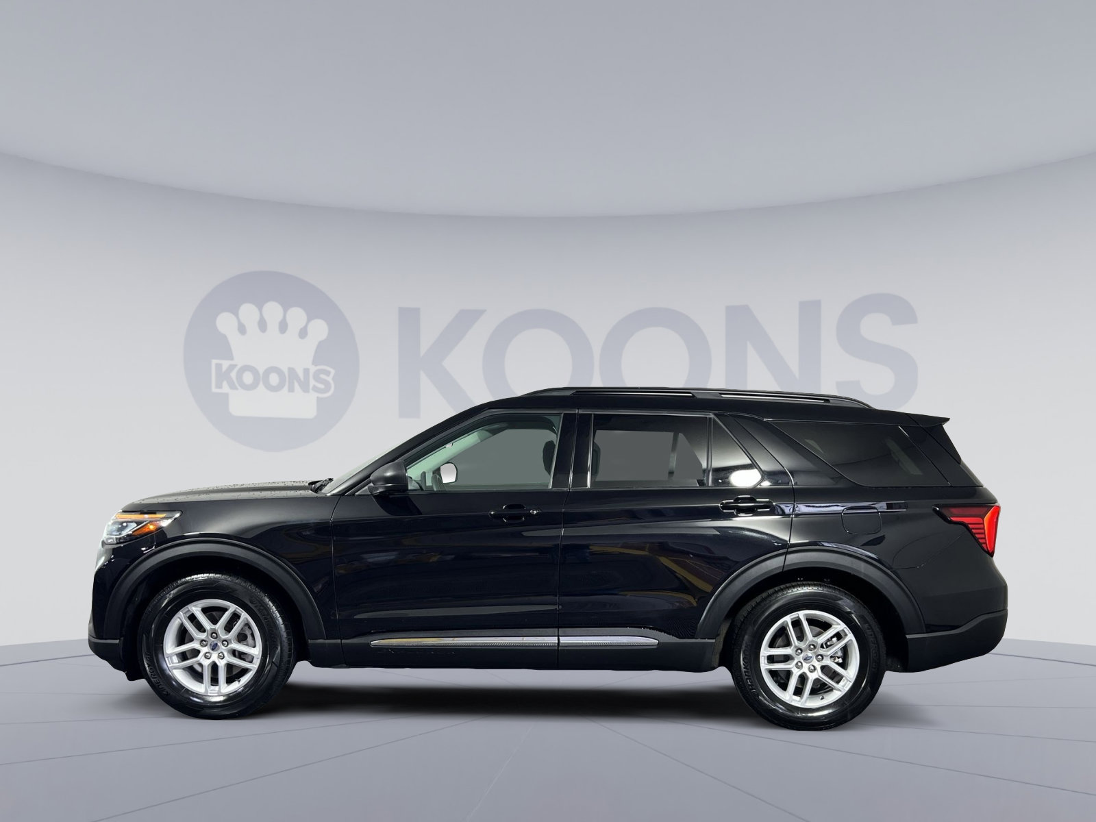 Used 2025 Ford Explorer Active RWD image 7