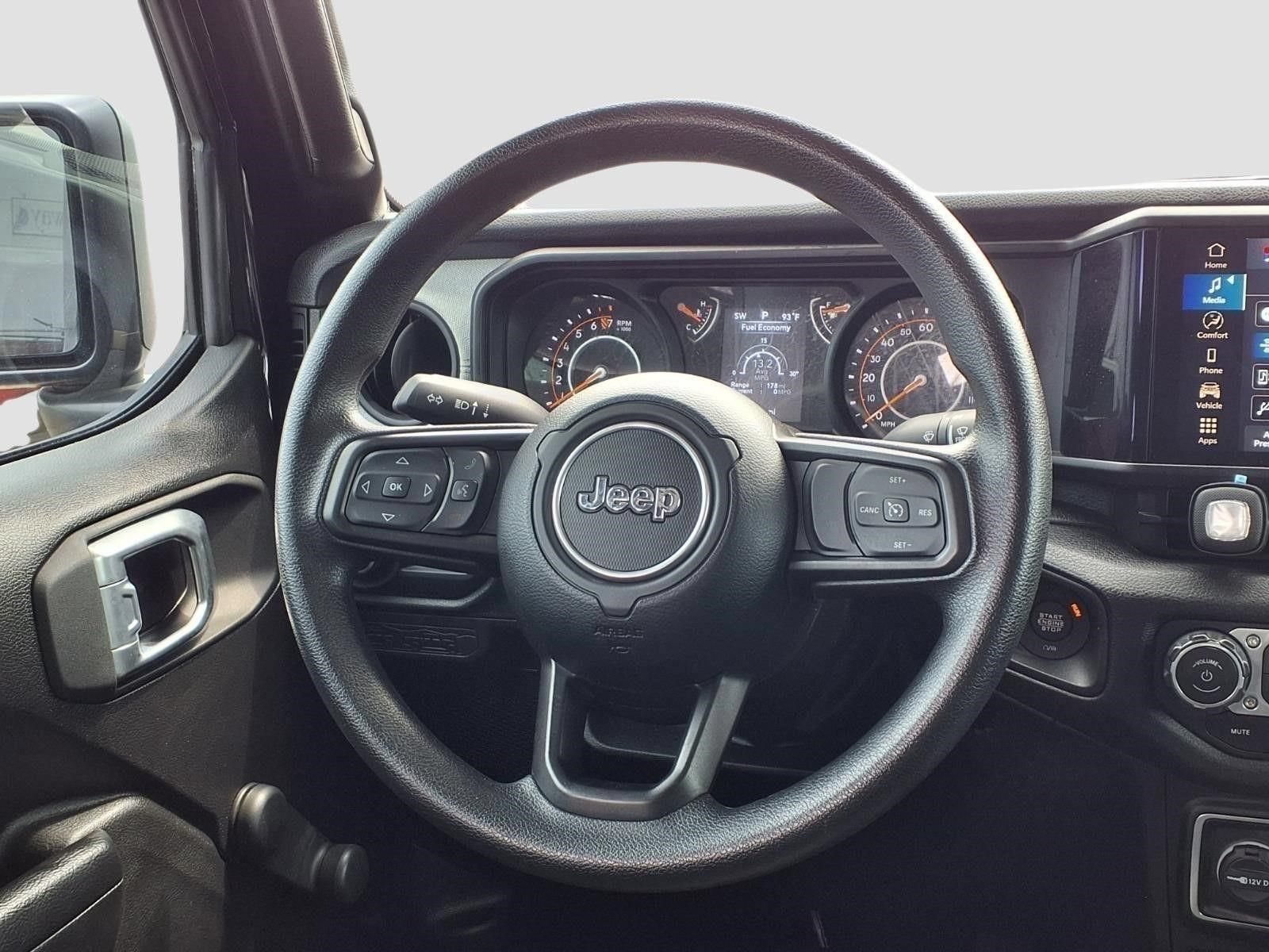 Used 2024 Jeep Gladiator Sport AWD/4WD image 9