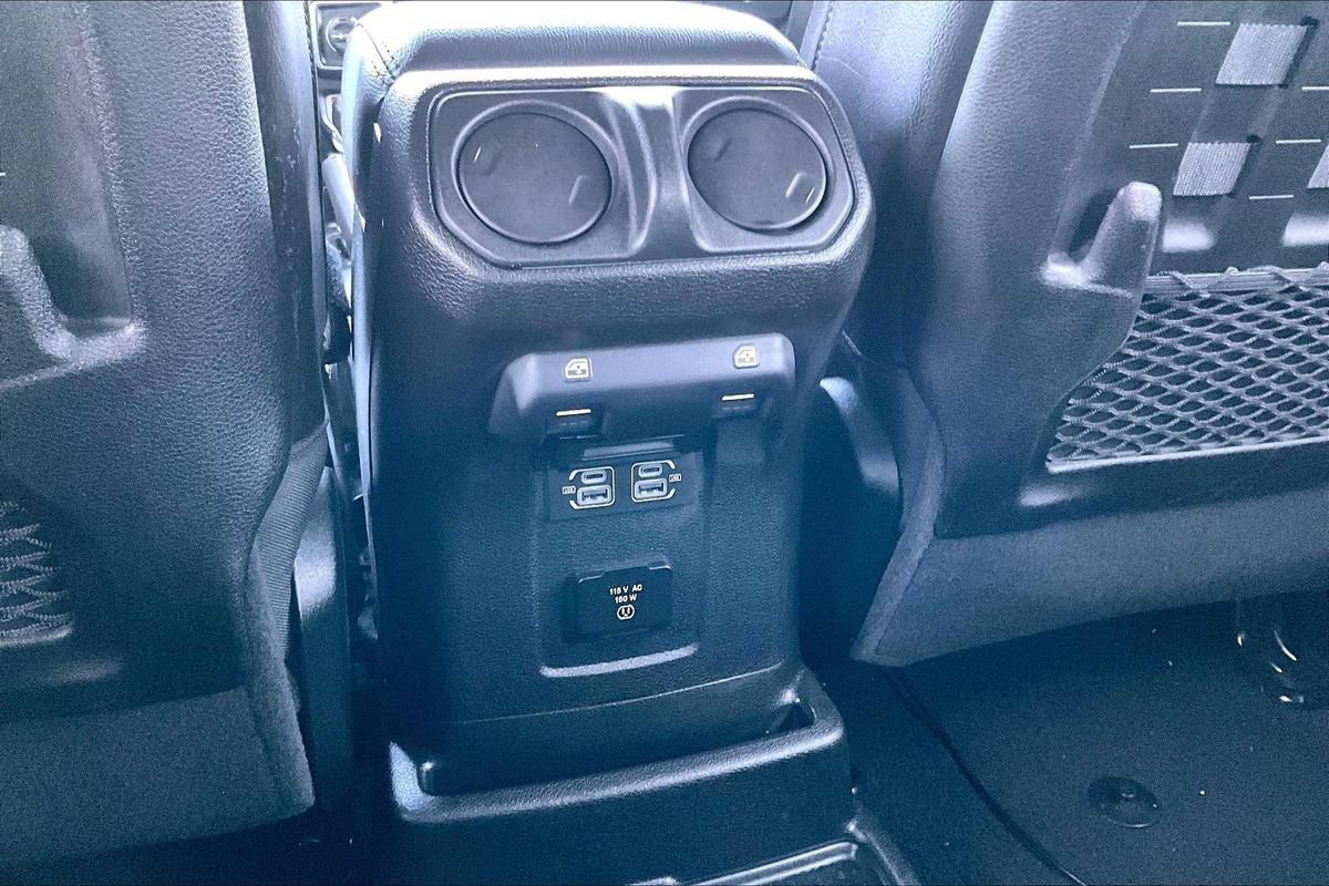 Used 2021 Jeep Wrangler Unlimited Rubicon AWD/4WD image 37