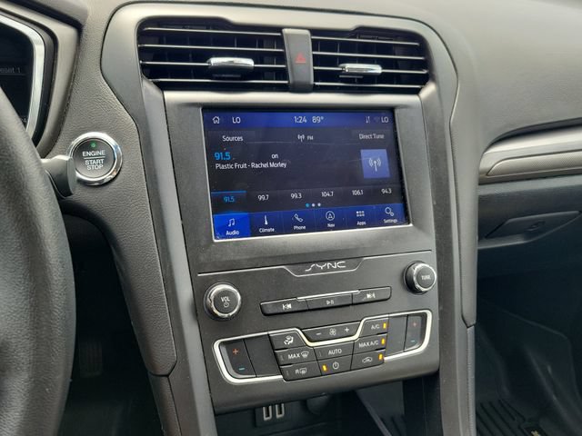 Used 2020 Ford Fusion SE w/ Equipment Group 151A FWD image 18