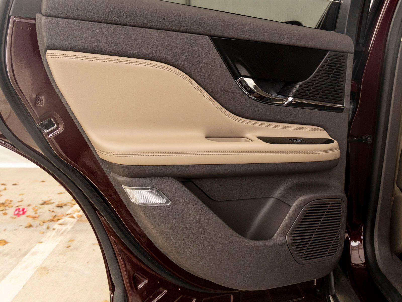 Used 2021 Lincoln Corsair FWD w/ Convenience Package image 18