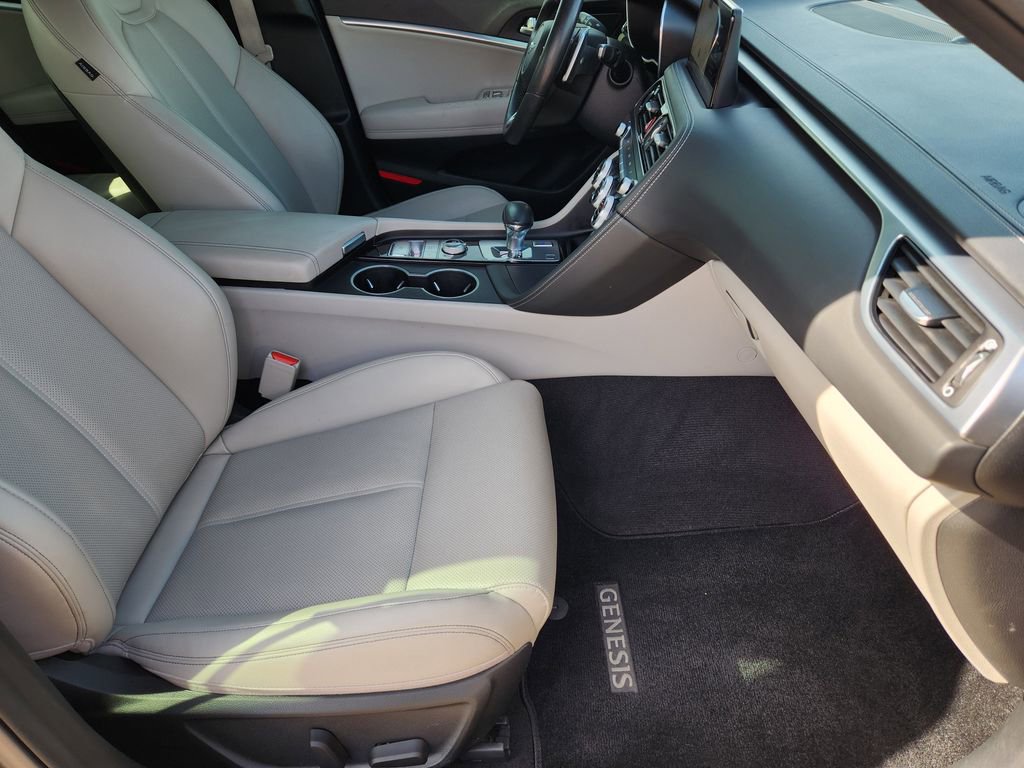 Used 2023 Genesis G70 2.0T AWD/4WD image 19