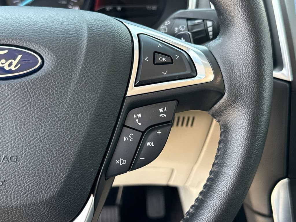 Used 2016 Ford Edge Titanium w/ Technology Package FWD image 16