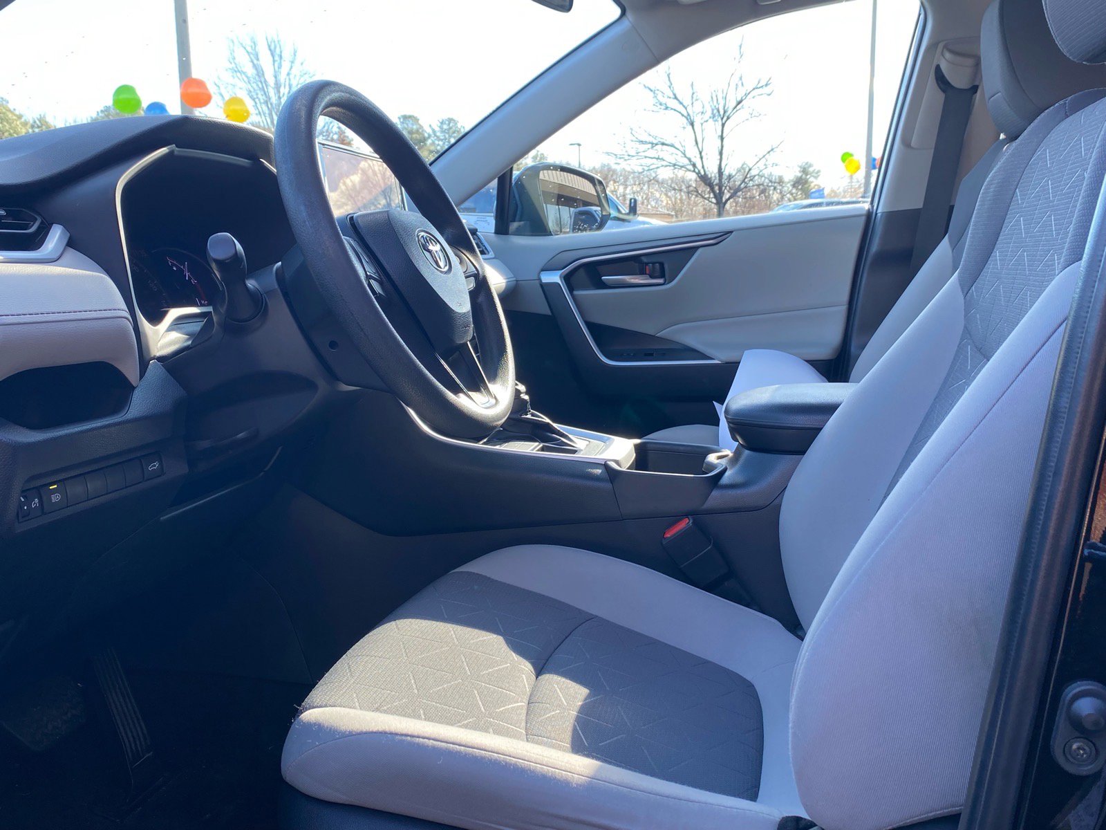 Used 2023 Toyota RAV4 XLE w/ Convenience Package image 11