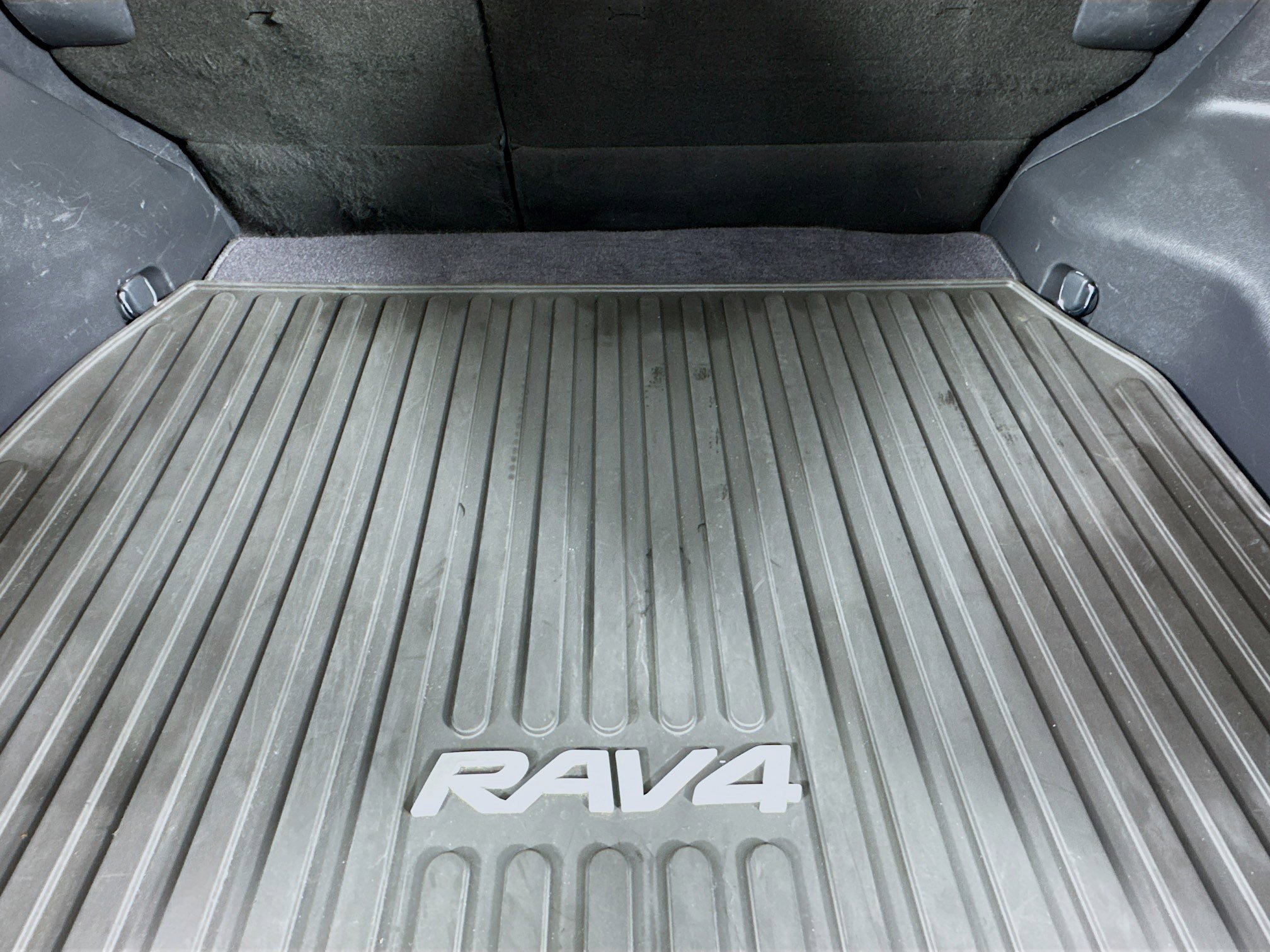 Used 2021 Toyota RAV4 XLE image 34