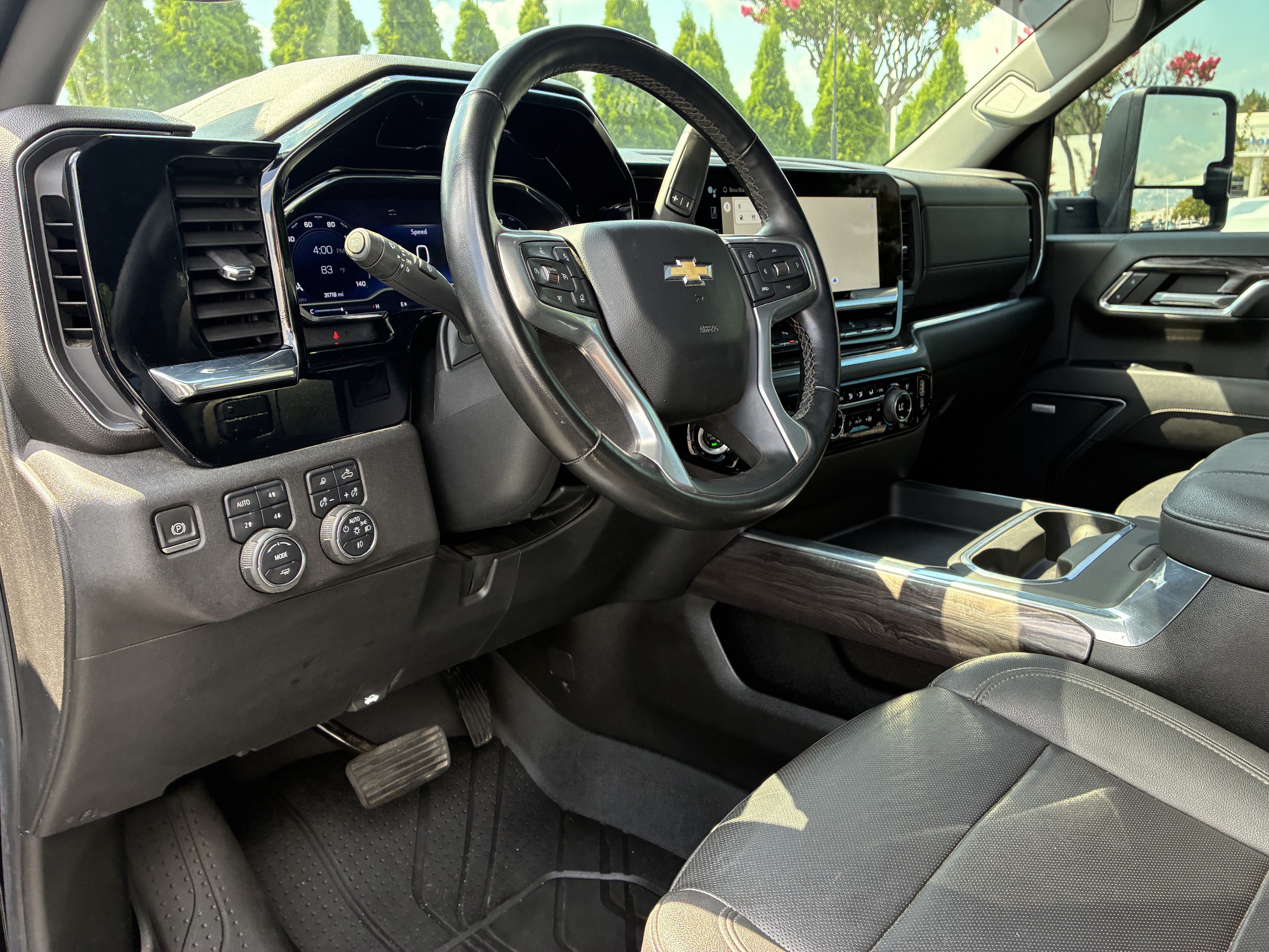 Used 2024 Chevrolet Silverado 2500 LTZ w/ LTZ Convenience Package AWD/4WD image 24