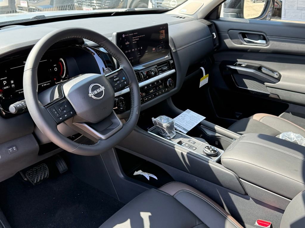 New 2026 Nissan Pathfinder Platinum w/ Lighting Package AWD/4WD image 8