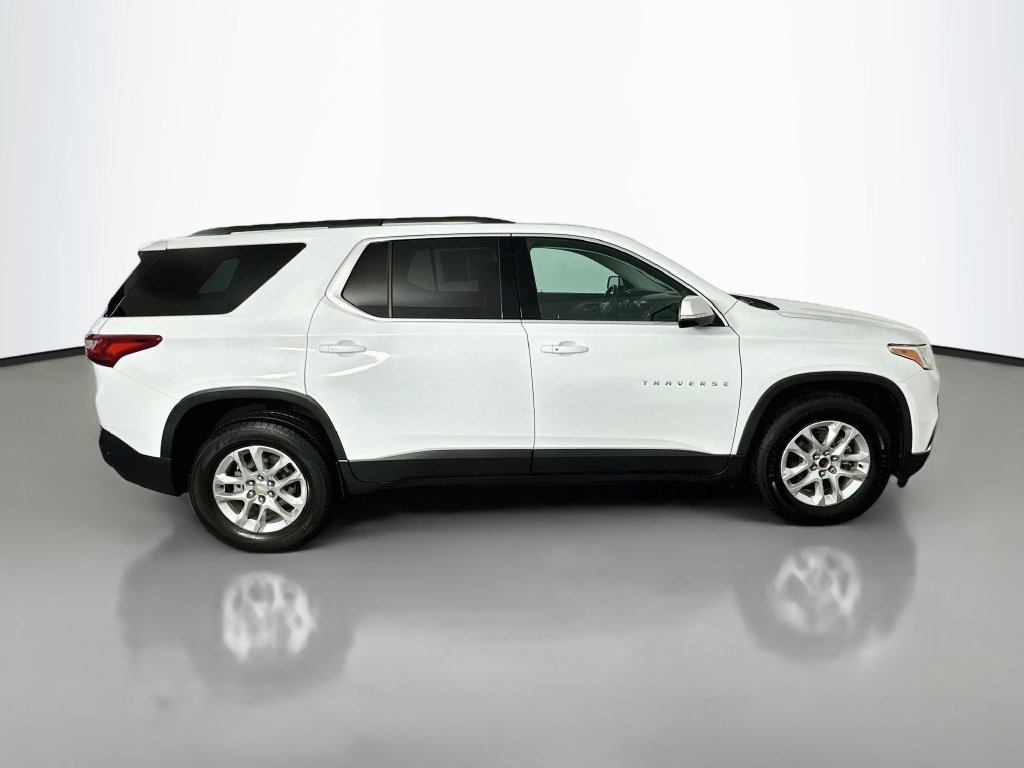 Used 2021 Chevrolet Traverse LT w/ LPO, Cargo Package FWD image 8
