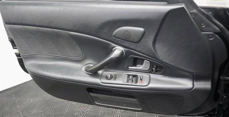 Used 2004 Honda S2000 image 27