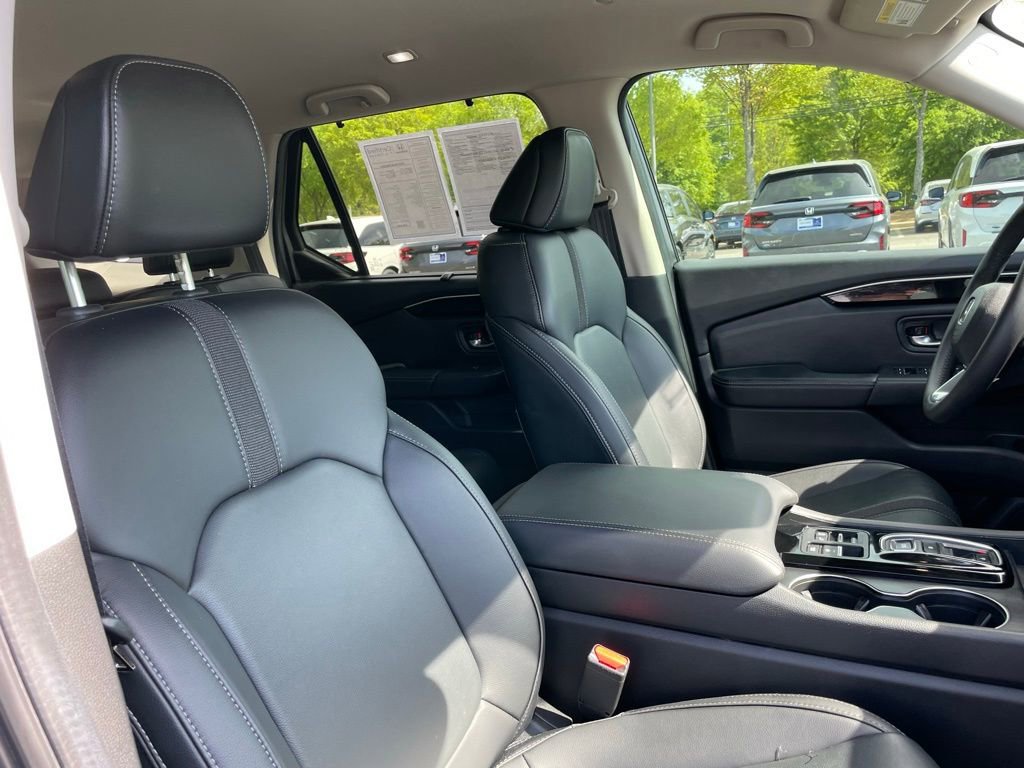 Certified 2025 Honda Pilot EX-L image 32