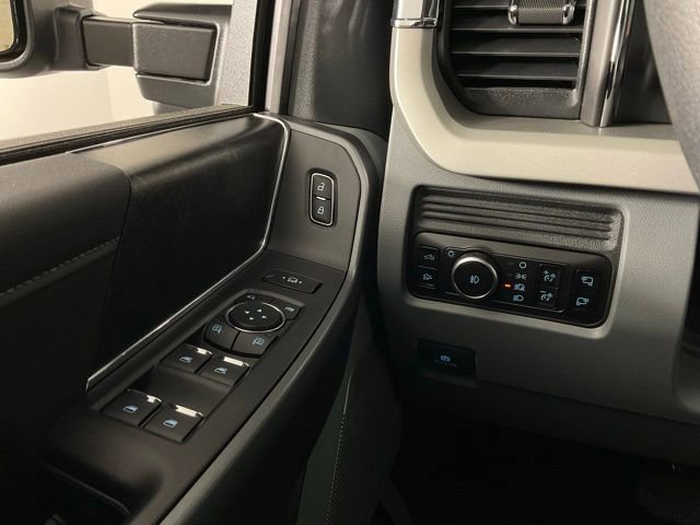 New 2026 Ford F250 XLT w/ XLT Premium Package AWD/4WD image 18