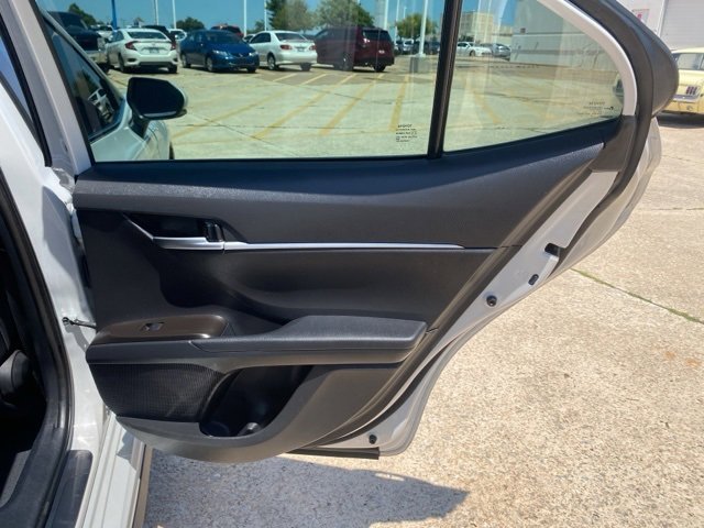 Used 2023 Toyota Camry SE image 12