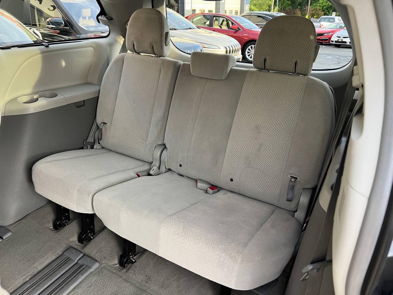 Used 2012 Toyota Sienna LE FWD image 8