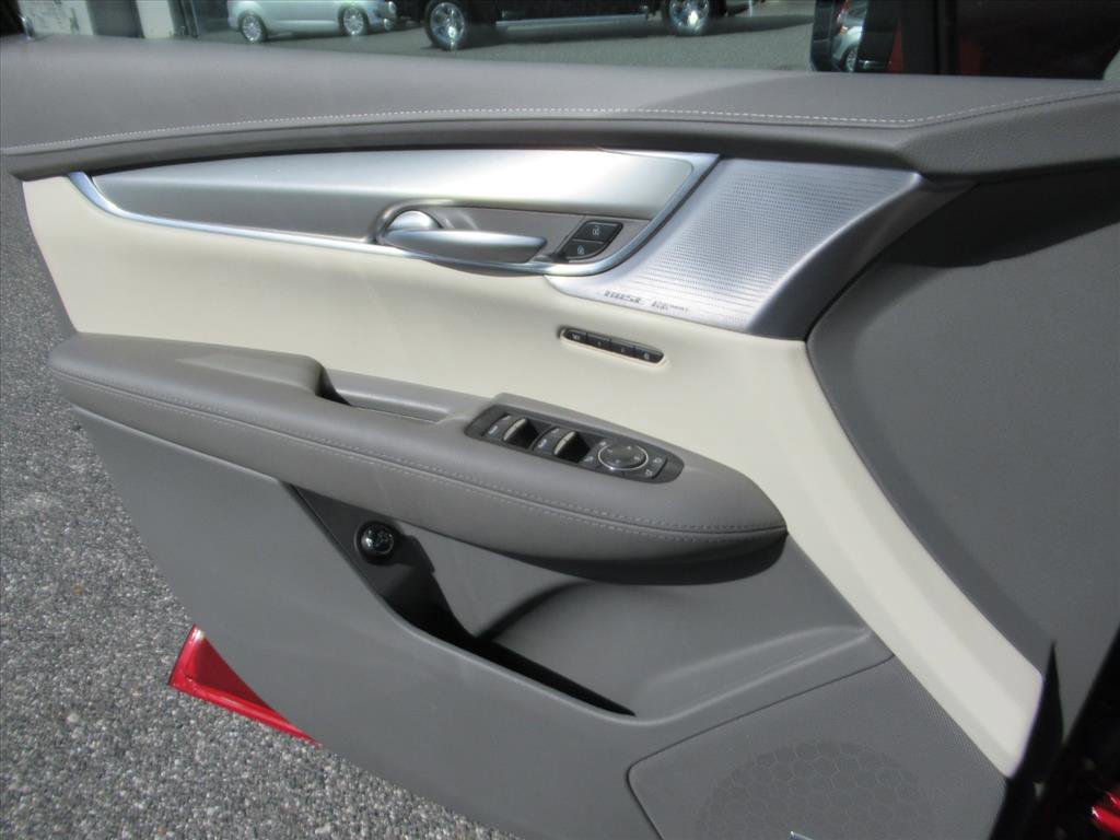 Used 2024 Cadillac XT5 Premium Luxury w/ Technology Package image 28