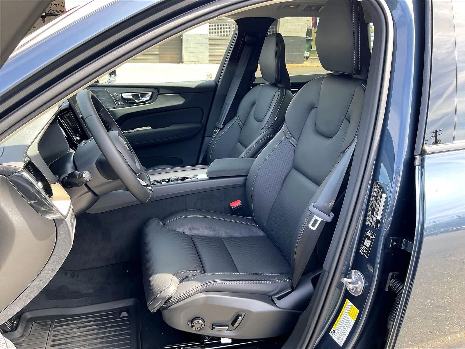 New 2026 Volvo XC60 T8 Ultra w/ Climate Package AWD/4WD image 11