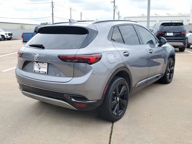 Used 2022 Buick Envision Essence w/ Sport Touring Package FWD image 3