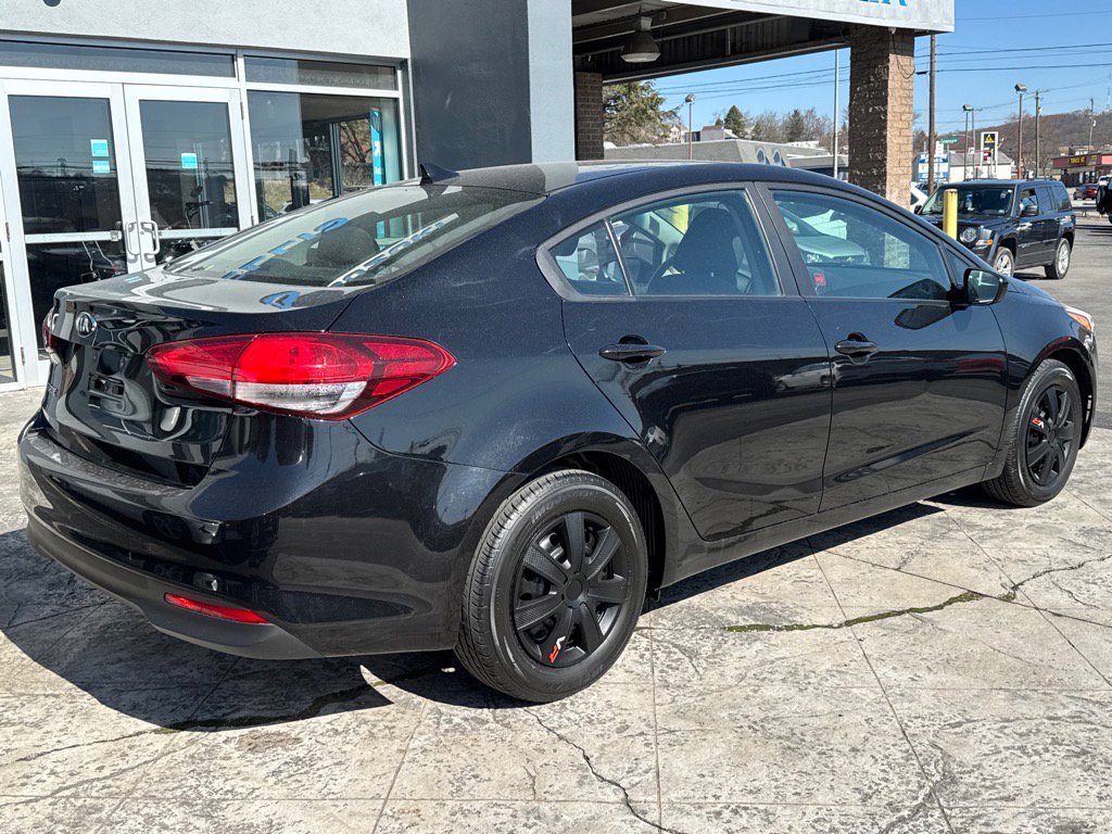 Used 2017 Kia Forte LX w/ LX Popular Package image 3