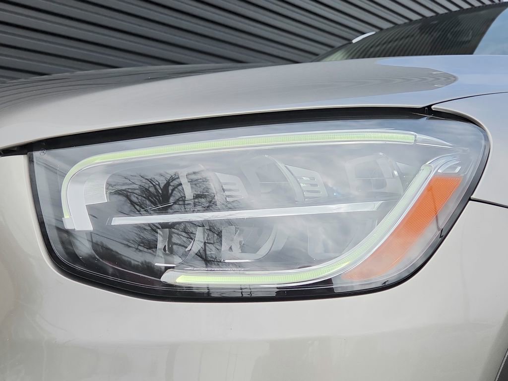 Used 2021 Mercedes-Benz GLC 300 4MATIC image 24