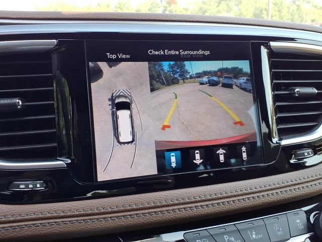 Used 2020 Chrysler Pacifica Limited w/ Advanced Safetytec Group FWD image 32