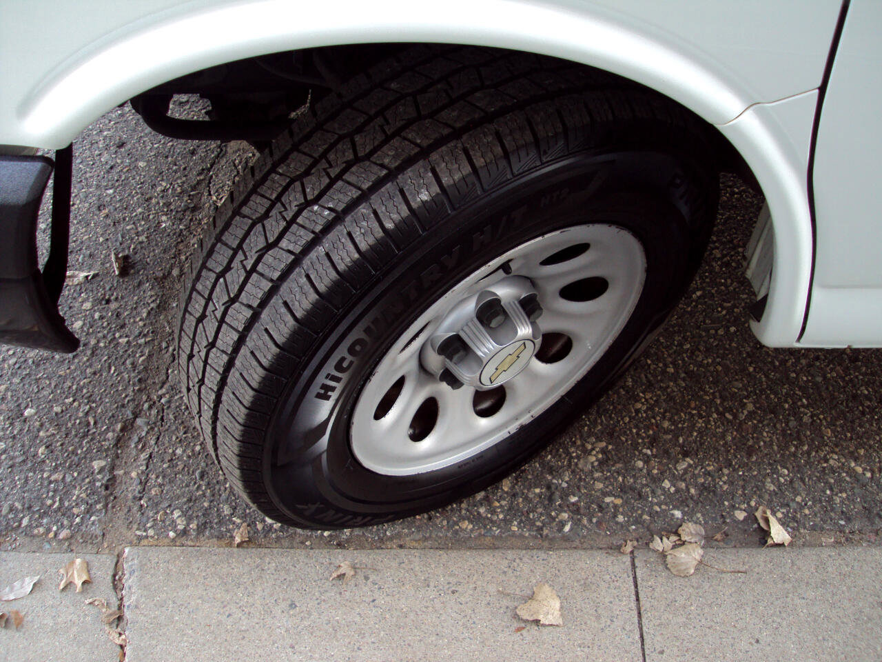 Used 2013 Chevrolet Express 1500 LS image 28