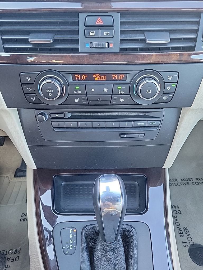 Used 2011 BMW 335i Convertible image 34