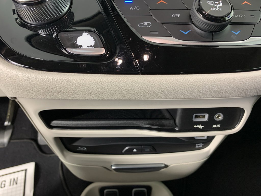 Used 2017 Chrysler Pacifica Touring-L Plus w/ Advanced Safetytec Group image 27