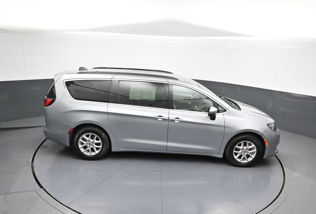 Used 2021 Chrysler Voyager Lxi FWD image 38