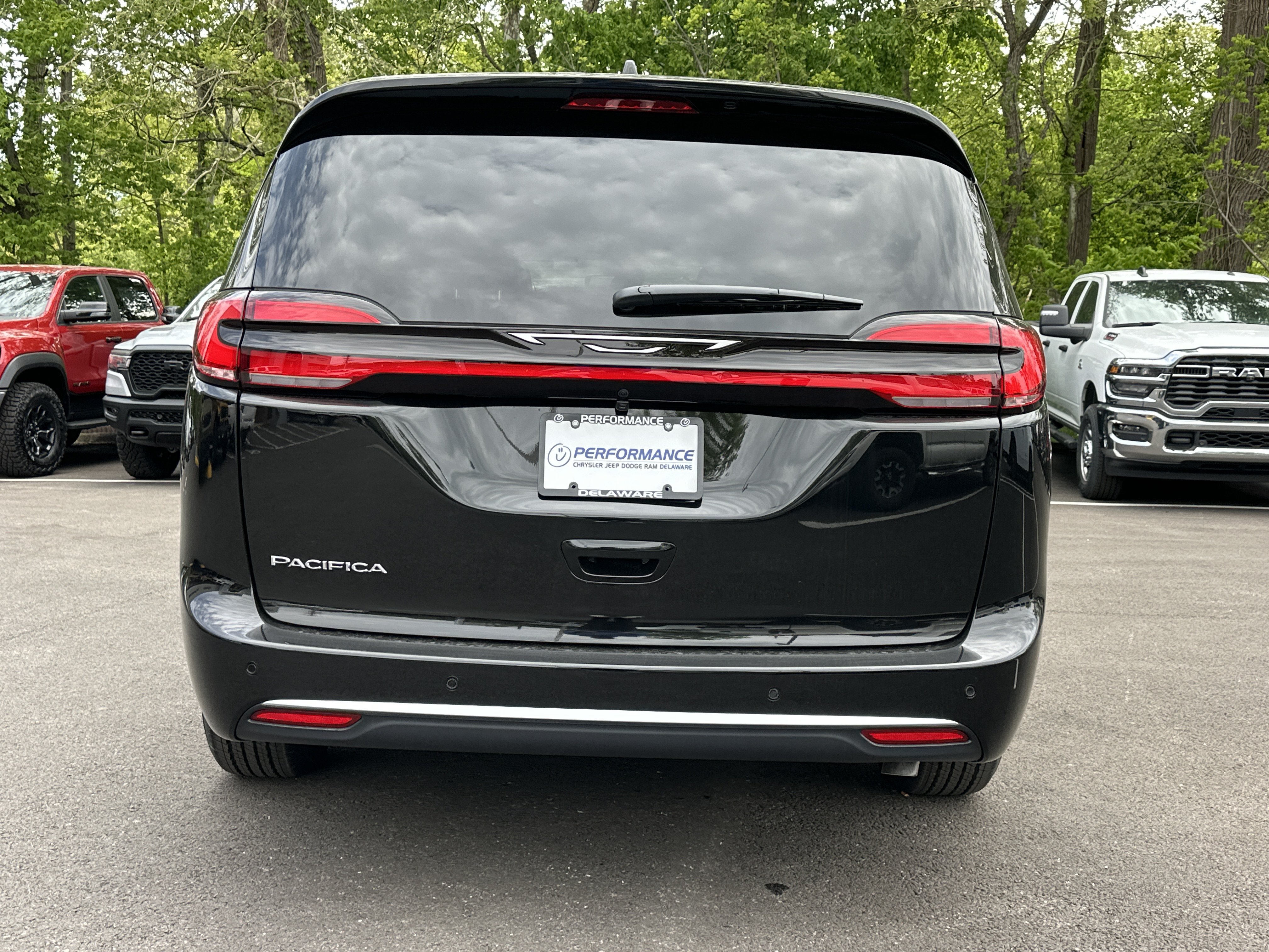 New 2027 Chrysler Pacifica Select w/ Family Tech Group FWD image 14