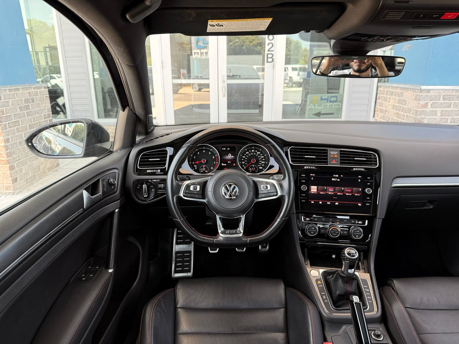 Used 2018 Volkswagen GTI SE FWD image 28