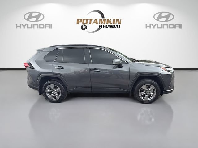 Used 2024 Toyota RAV4 XLE w/ Convenience Package FWD image 4