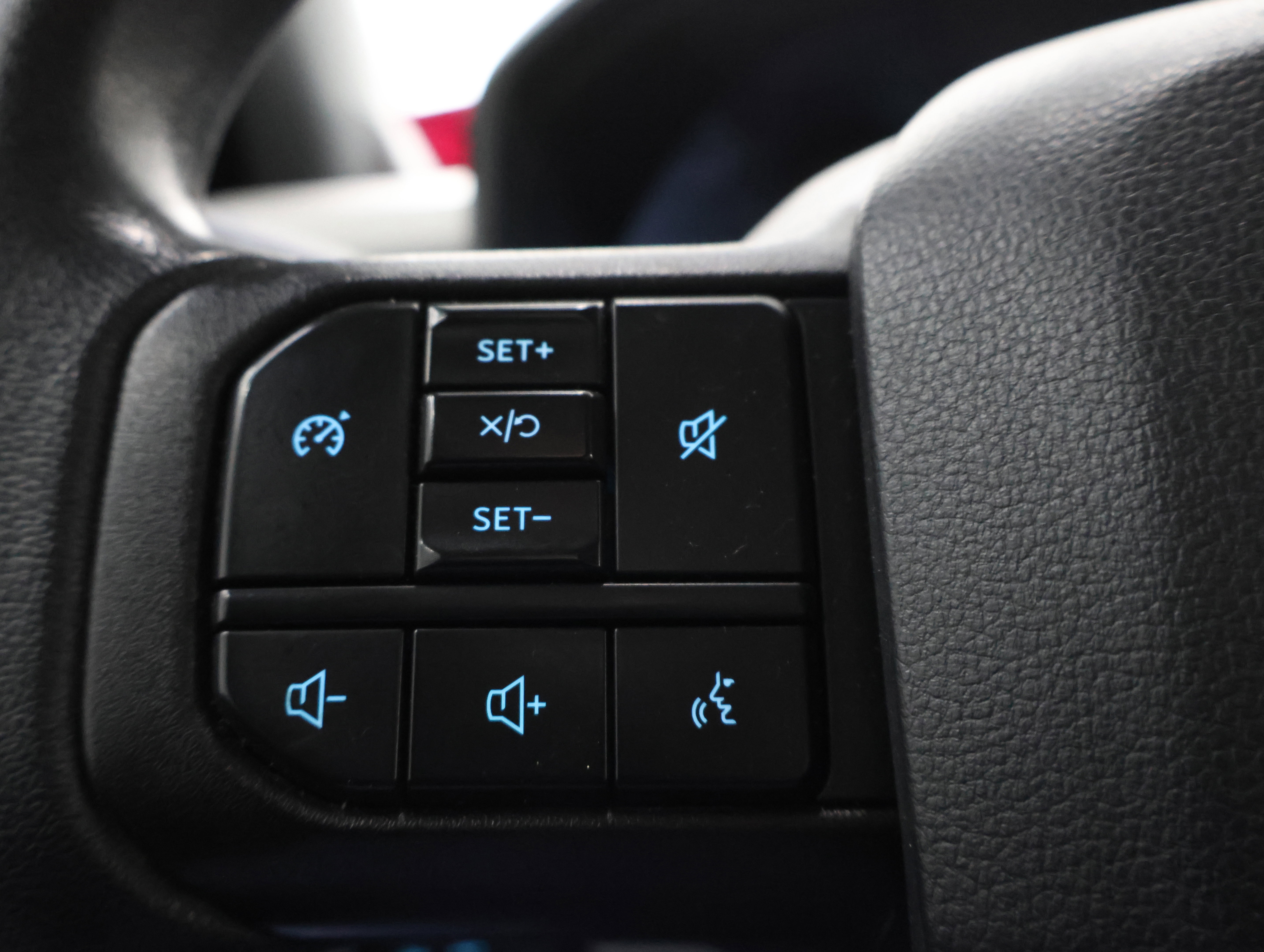 Used 2023 Ford F250 XLT w/ FX4 Off-Road Package image 15