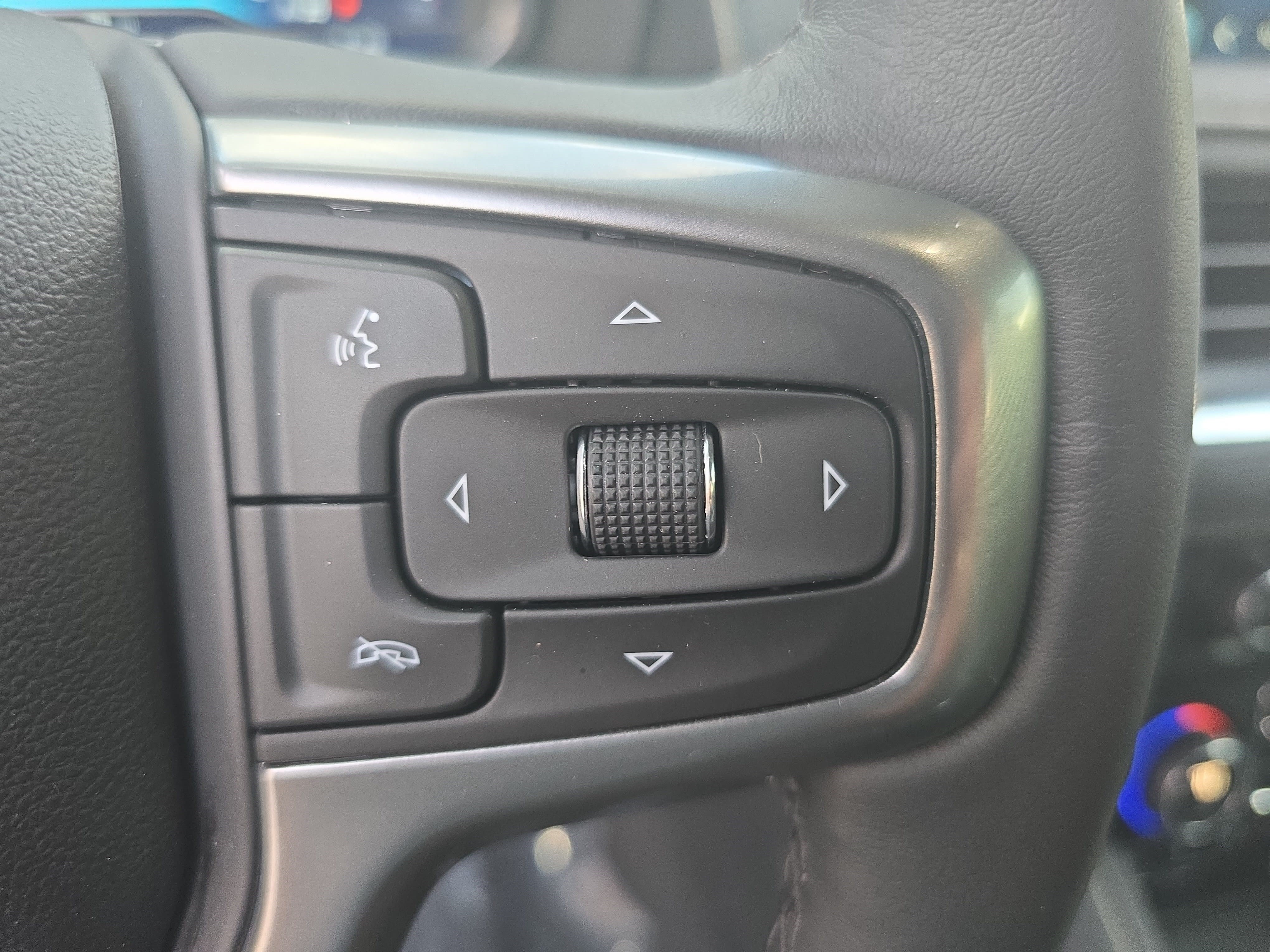 Used 2023 Chevrolet Tahoe Premier AWD/4WD image 19