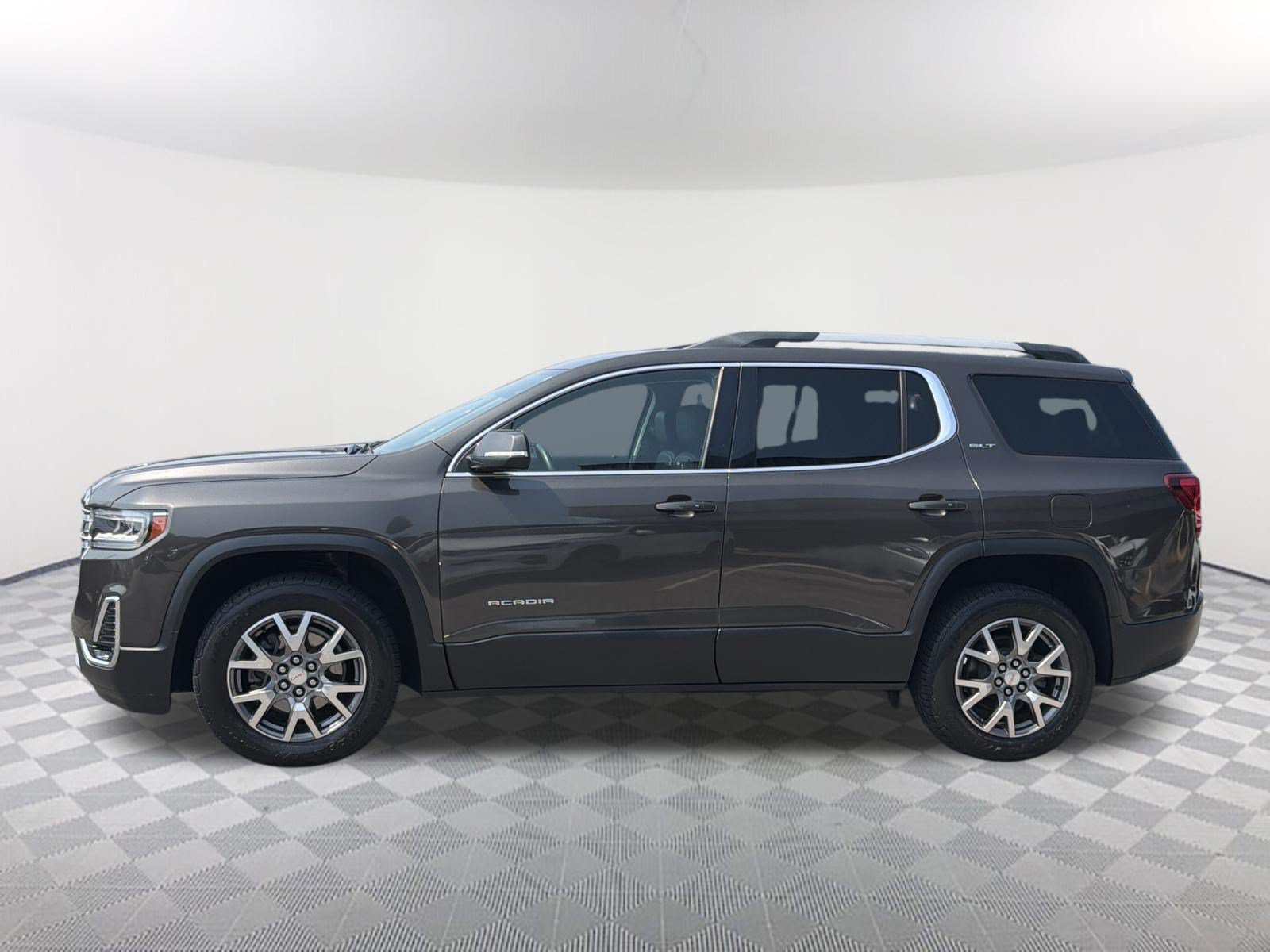 Certified 2020 GMC Acadia SLT w/ LPO, Floor Liner Package FWD image 2