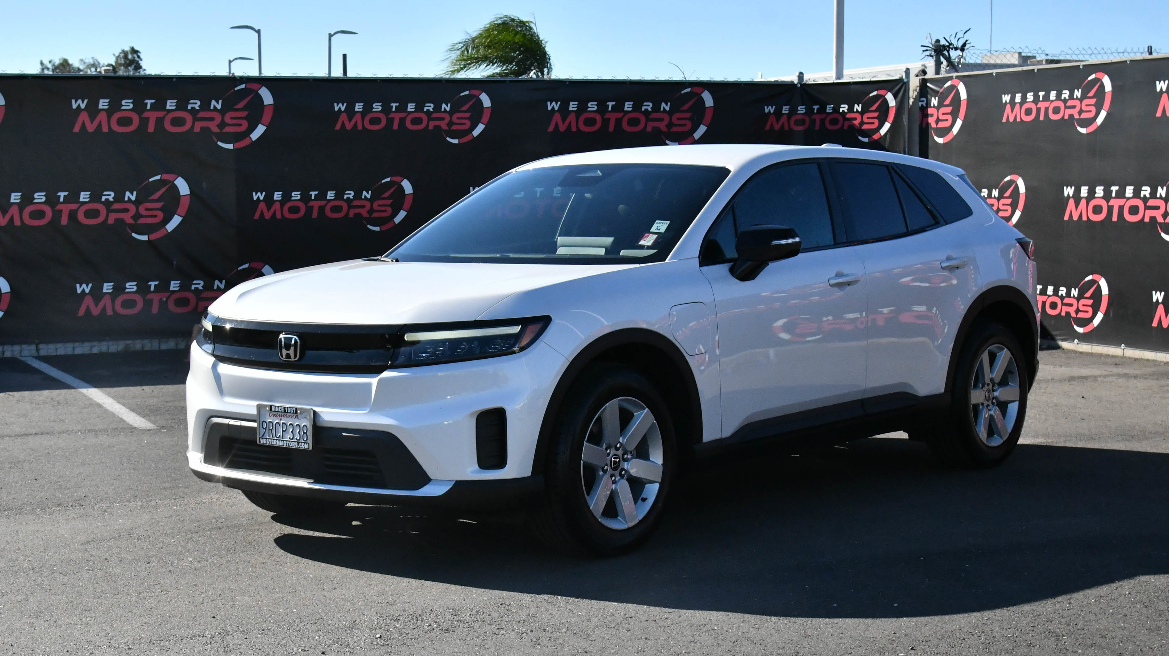 Used 2024 Honda Prologue EX image 3