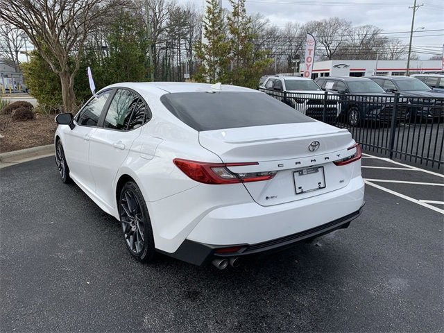 Used 2025 Toyota Camry SE image 6