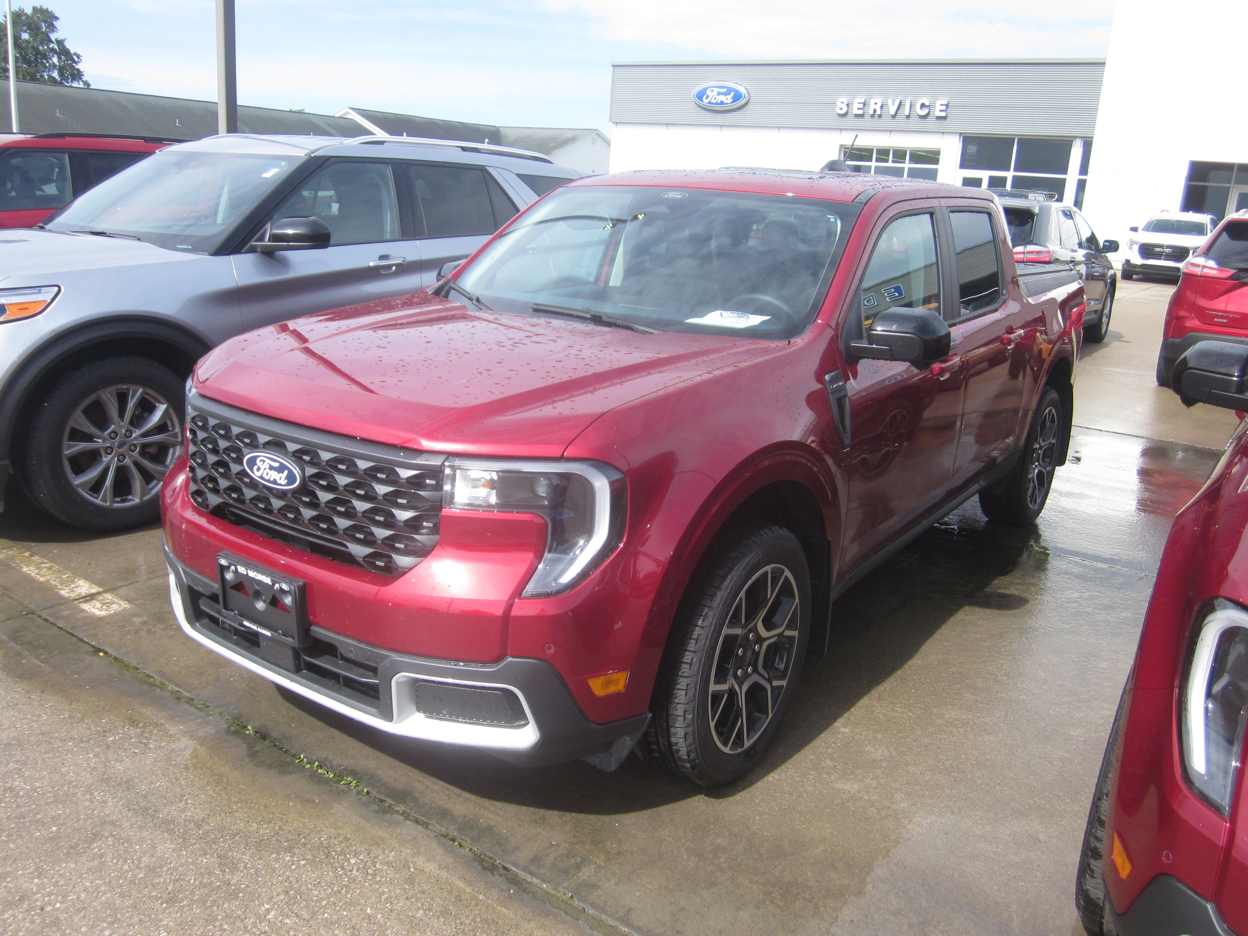 Used 2026 Ford Maverick Lariat w/ 4K Tow Package AWD/4WD image 3