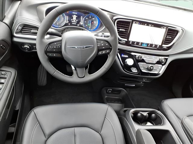 New 2026 Chrysler Pacifica Select image 12