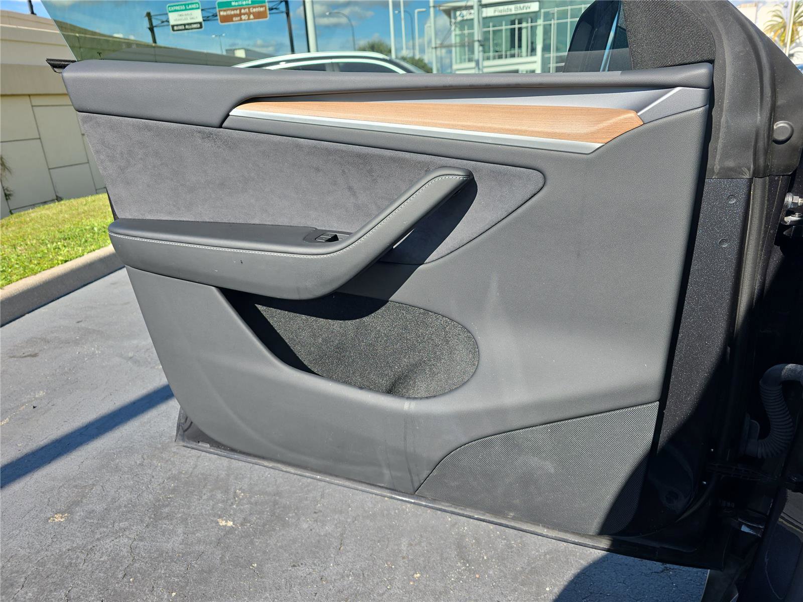 Used 2024 Tesla Model Y Long Range image 18