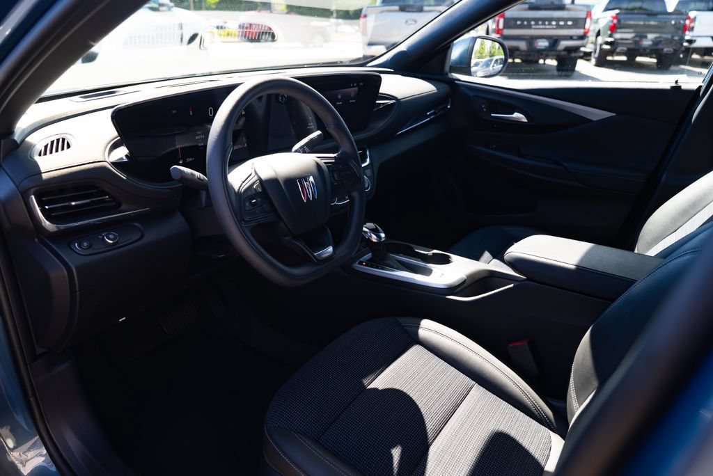 Used 2025 Buick Envista Preferred FWD image 18