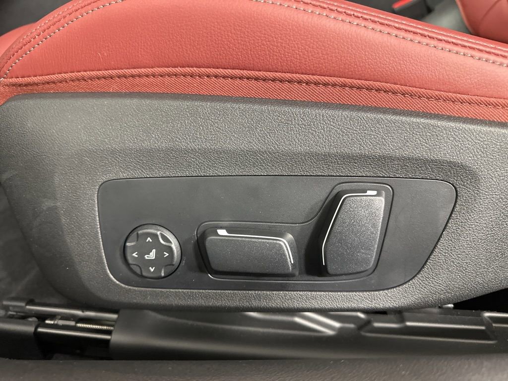 Used 2025 BMW 440i xDrive Coupe w/ Premium Package image 9