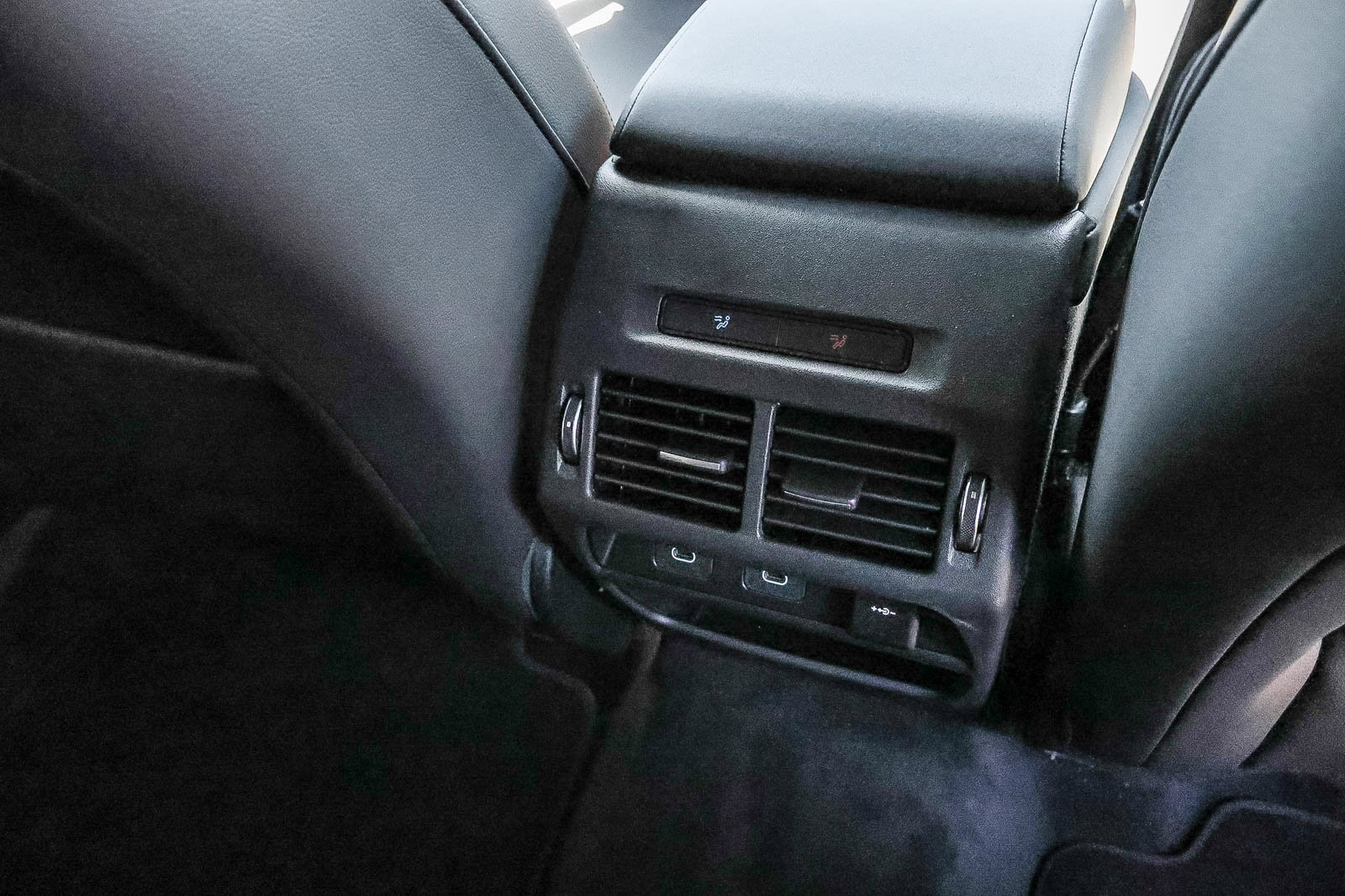 New 2026 Land Rover Discovery Sport Landmark AWD/4WD image 19