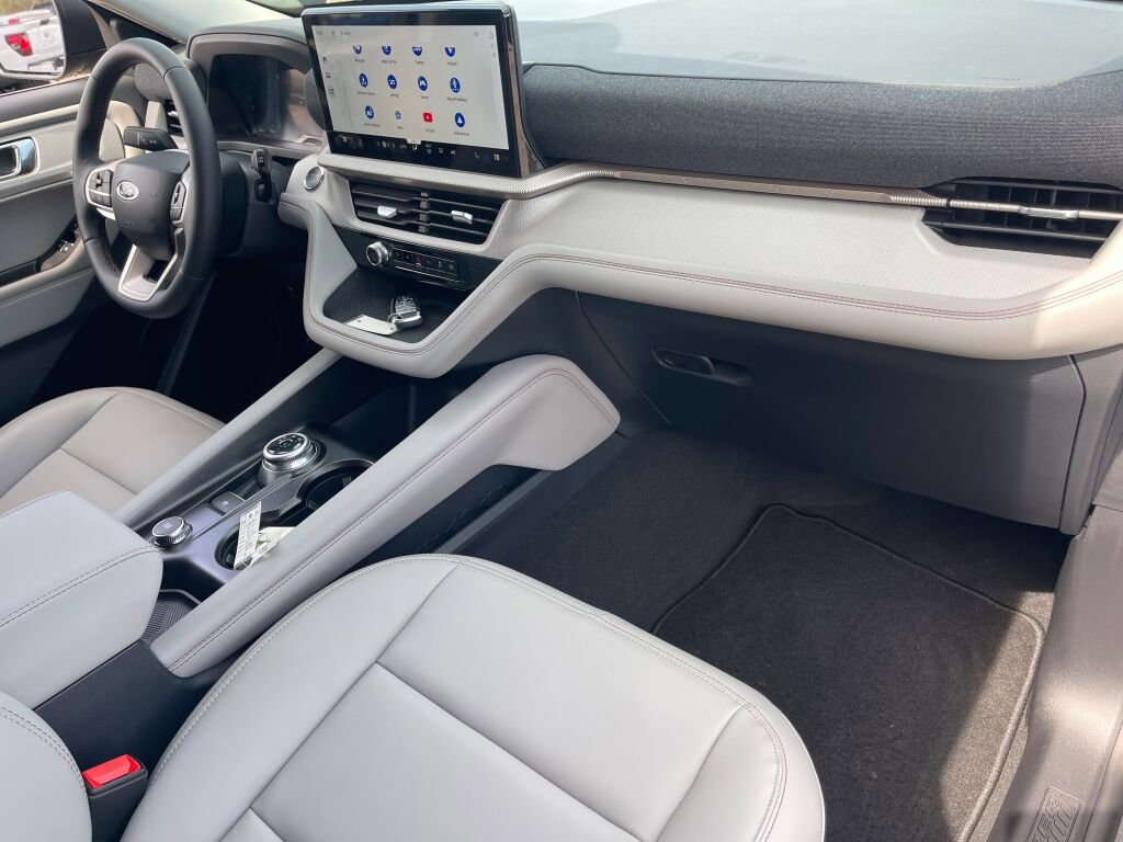 New 2026 Ford Explorer Active w/ Active Comfort Package image 25