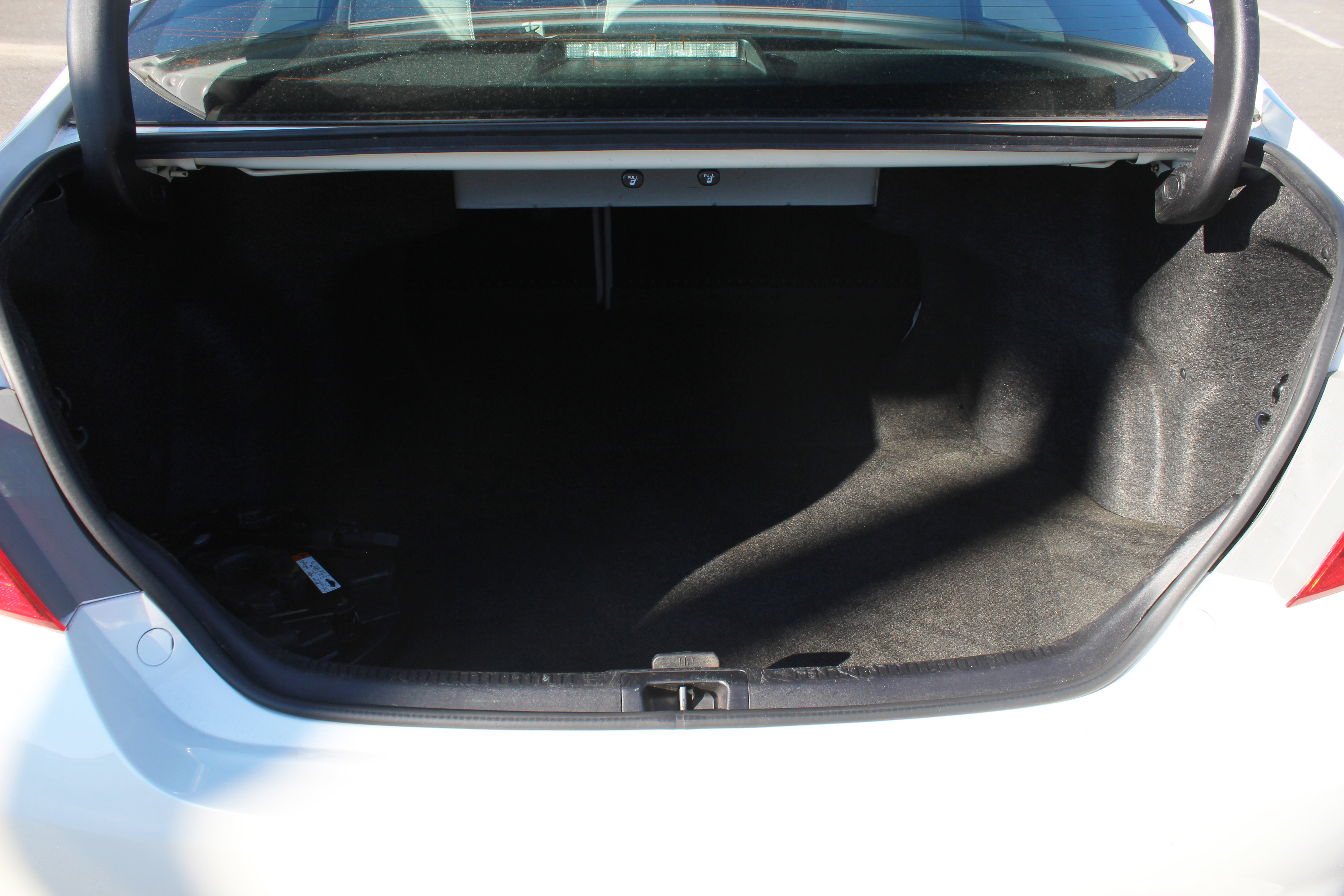 Used 2017 Toyota Camry SE w/ Moonroof Package image 8