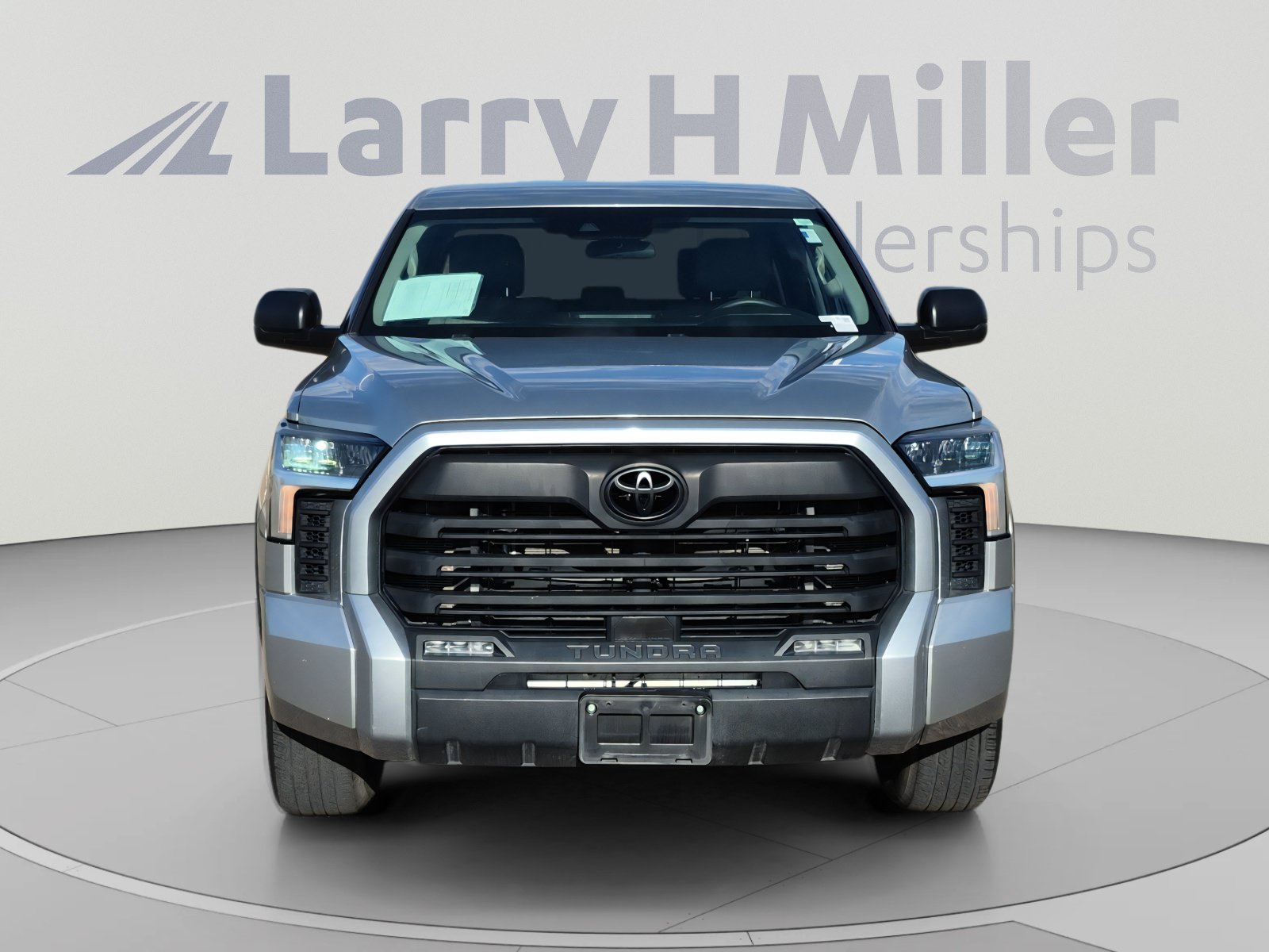 Used 2022 Toyota Tundra SR5 w/ SR5 Premium Package RWD image 8