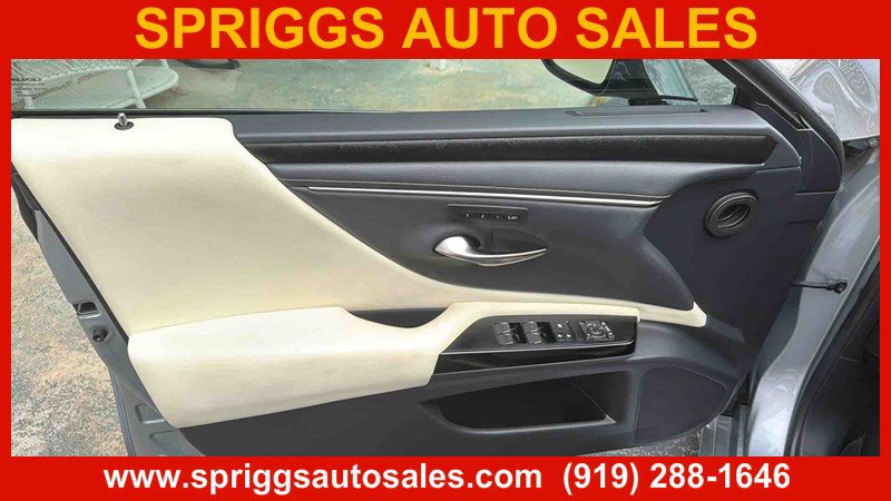 Used 2022 Lexus ES 350 w/ Premium Package FWD image 9